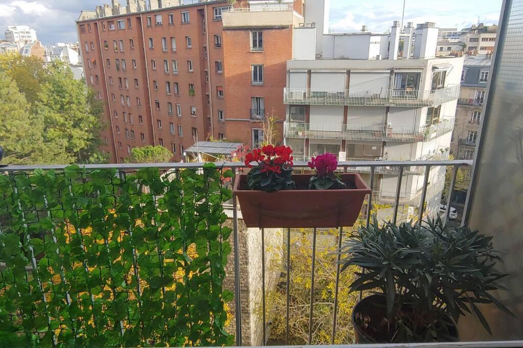 Studio With Balcony Paris Exteriör bild