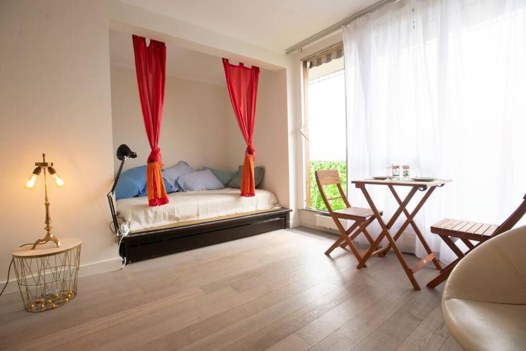 Studio With Balcony Paris Exteriör bild