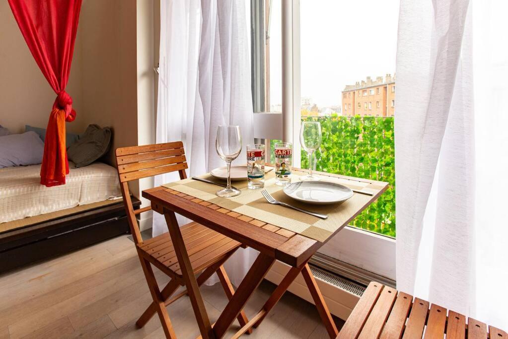 Studio With Balcony Paris Exteriör bild