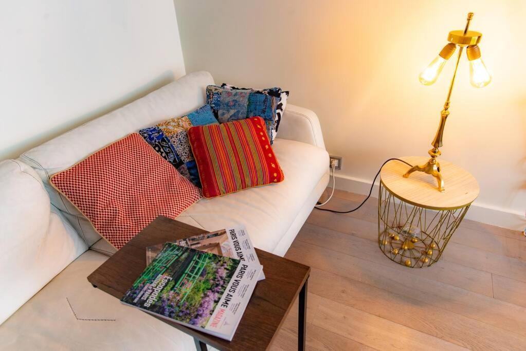 Studio With Balcony Paris Exteriör bild